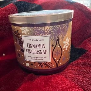 Bath & Body Works candle